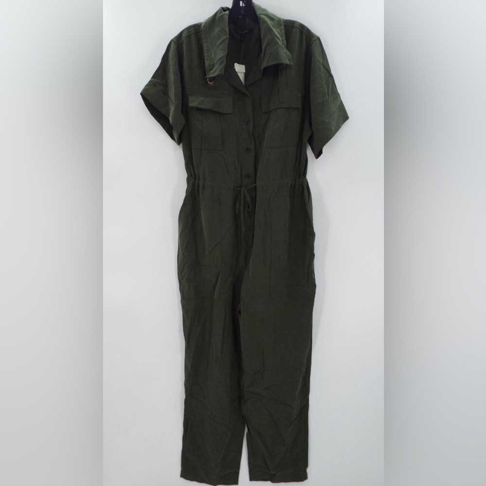 Woman’s Banana Republic Olive Jumpsuit with Tags Large